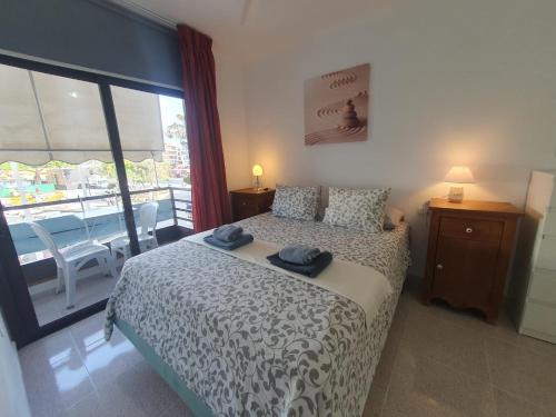 alquilaencanarias El Medano beach 1 2