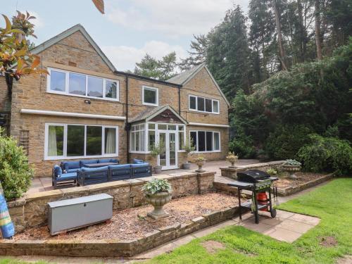 Exterior view, Raincliffe Manor in Scalby