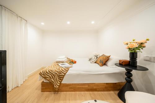 Westing Hotel-Double Queen Beds Room - image 5