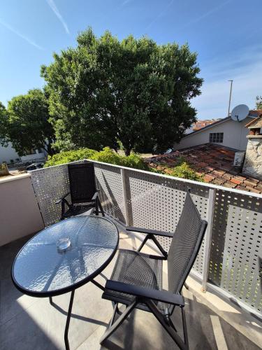Double Room with Balcony image 1
