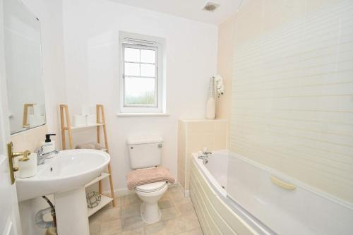 3 Bed House, Sleeps 5, Walking Distance to Centre, Liverpool (photo 8)