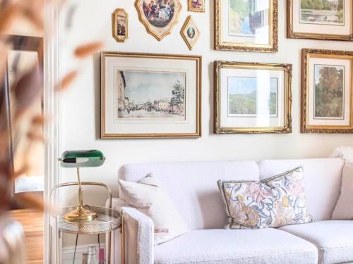 Chic & Cosy Flat, 4-Min Walk to Pimlico Tube, Pet-Friendly, London (photo 2)