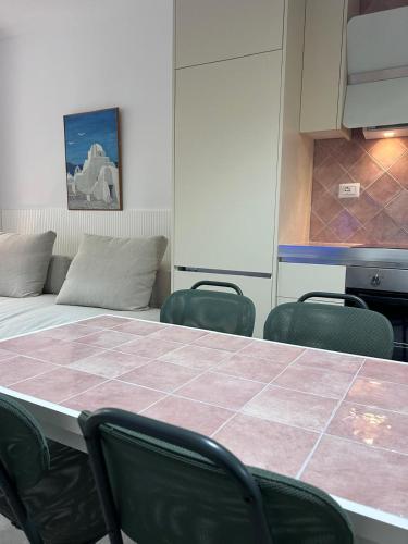 One-Bedroom Apartment image 10