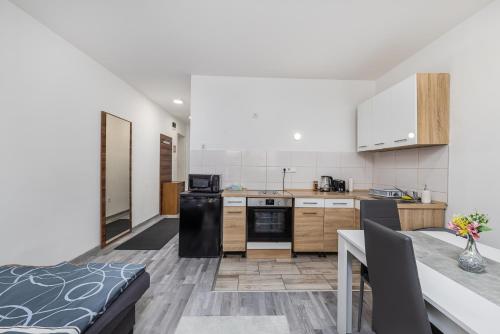 Venus Apartments - Mira Nest 4