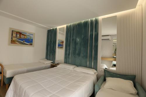 Deluxe Triple Room image 4