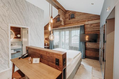 Chalet Suite with Balcony and Mountain View