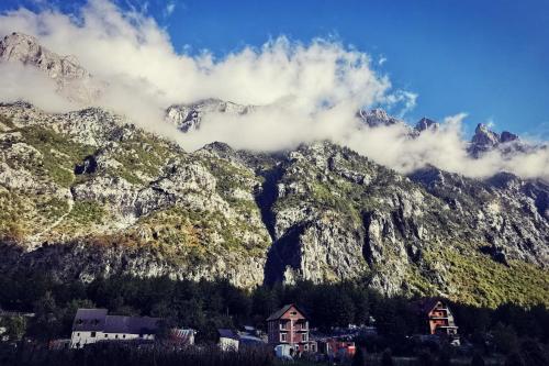 Guesthouse Mehmeti - image 10