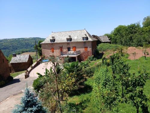 La loge d’Evelyne gîte à louer Lanhac