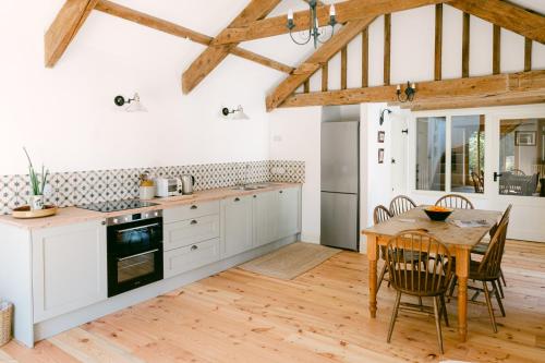 virtuve, Lower Tresmorn Farmhouse in Crackington Haven
