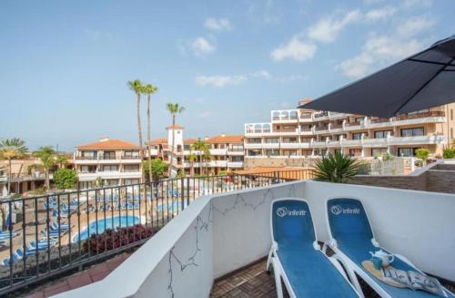 Apartment with pool and gardens near the coast in 聖米格爾