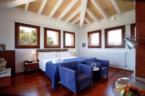 room detail thumbnail 1