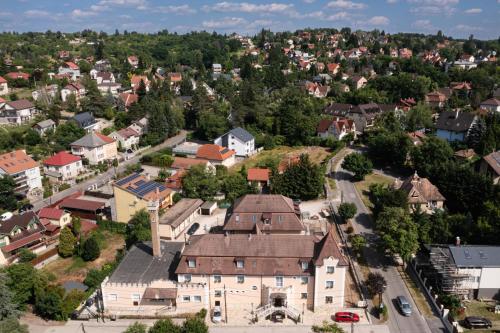 Kikelet Club Hotel - image 8