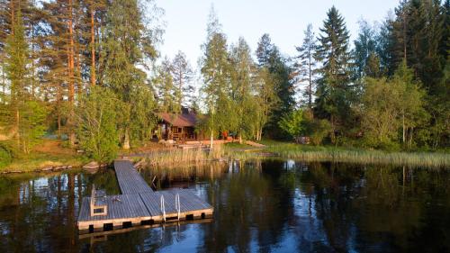 2 bedrooms, 4 beds