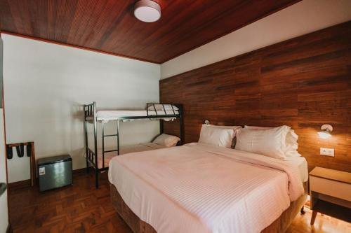 Quadruple Room with Garden View room in La Brume Casa