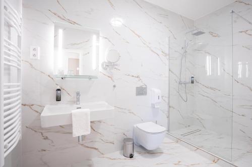 Kikelet Club Hotel - image 14