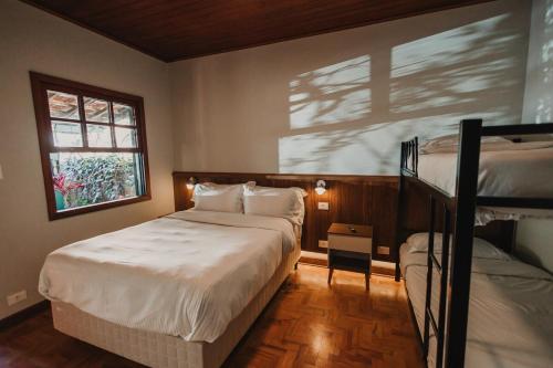 Quadruple Room with Terrace image 3