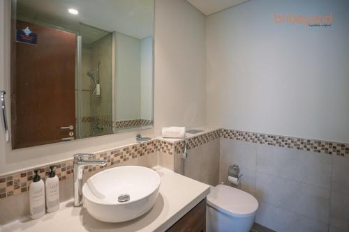 Bnbeyond's Canal Dreams and Luxe 2BR, Dubái (foto 10)