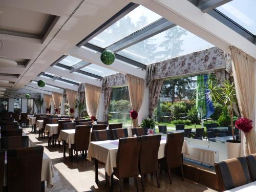 Restaurant, Hotel Carpati in Predeal