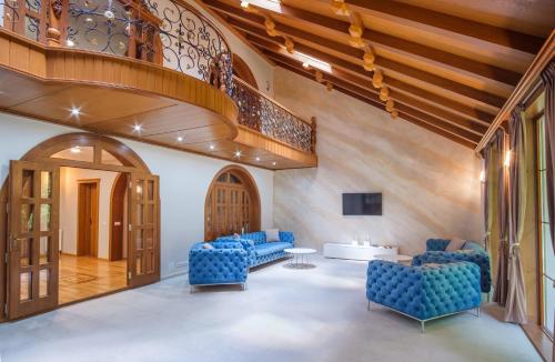 Castelul de Piatra in Paltinis