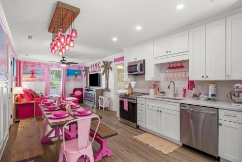 편의 시설/서비스, Pink Prerogative Beach Bungalow with Private Pool in 파나마 시티 (FL)