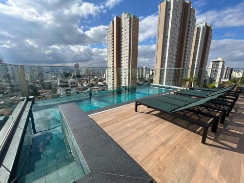 Estúdios com piscina e academia no rooftop, Sao Paulo