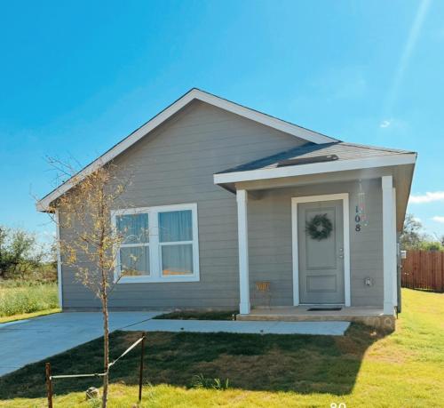 Rawhide Ridge Cozy Extended Stay in Pleasanton