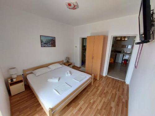 1 queen bed