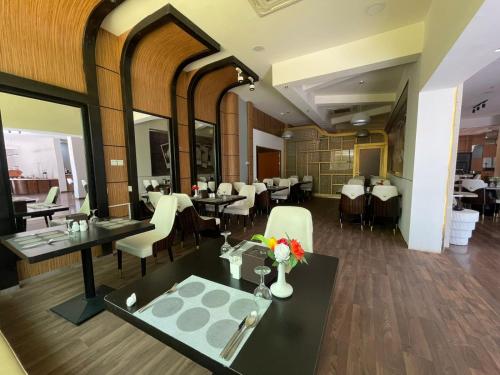 Étterem, Al Rass Cheerful Al Waha in Ar Rass