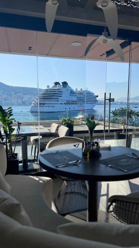 Ресторан, AlYACHT Premium Hotel in Саранда