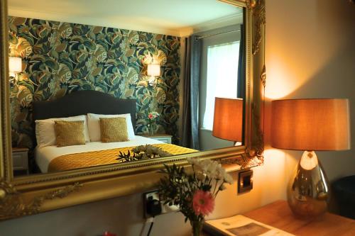 The Newgrange Hotel - image 4
