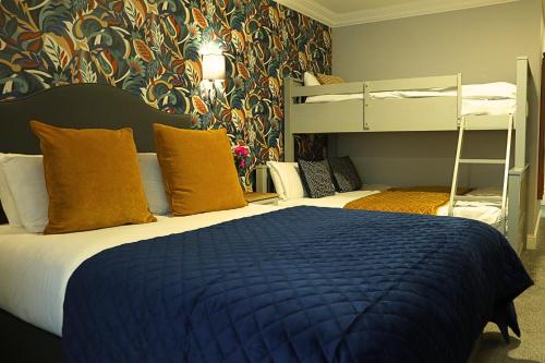 Newgrange Hotel - Tap to explore photos
