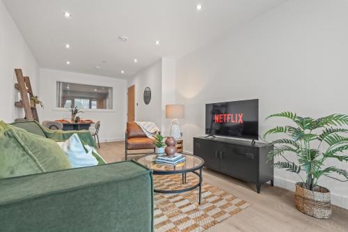 Luxury 2-Bed with Balcony, Leeds