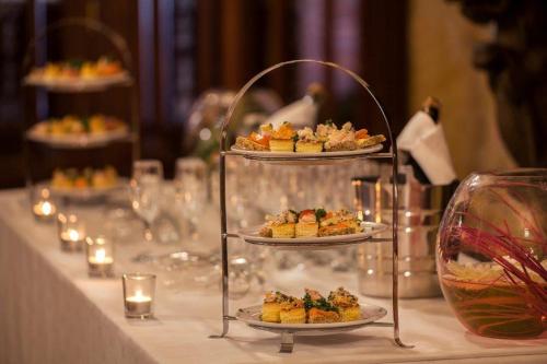 The Newgrange Hotel - image 10