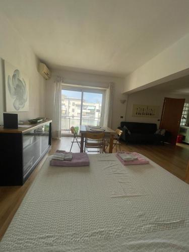 Bright and Cozy Studio Apartment near Trastevere Station, Roma (foto 4)