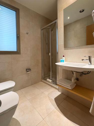Zuhanyzó, Hostal Rambla in Szent Boi del Llobregat