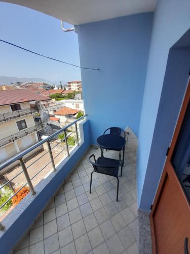 One-Bedroom Apartment image 3