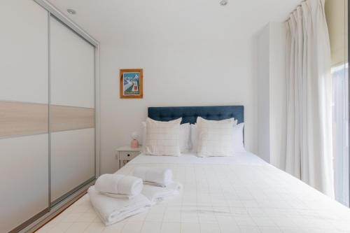 Modern 1BD Flat 6 min walk to Old Street Station, Лондон (фото 4)