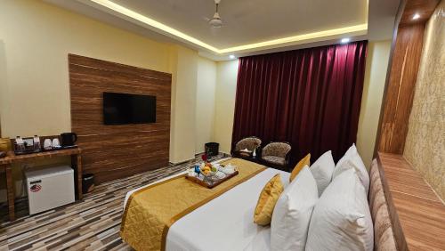 Large Single Room image 2