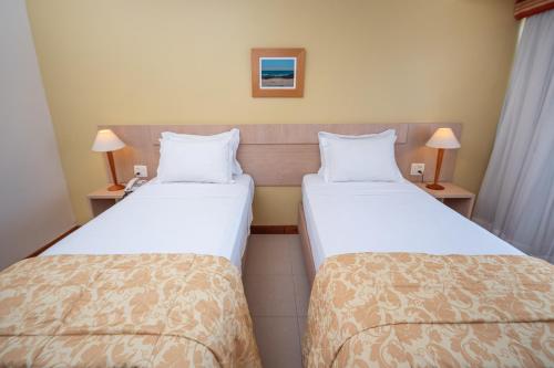 Standard Twin Room image 10