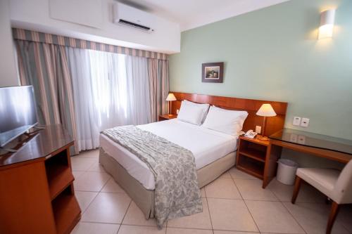 Standard Double Room image 6