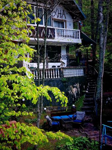 Villa Byala Luna - Guest House in Pastra