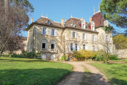Château du Bost, 21 personnes, piscine, Beaujolais, Blacé proche Lyon gîte à louer Saint-Julien