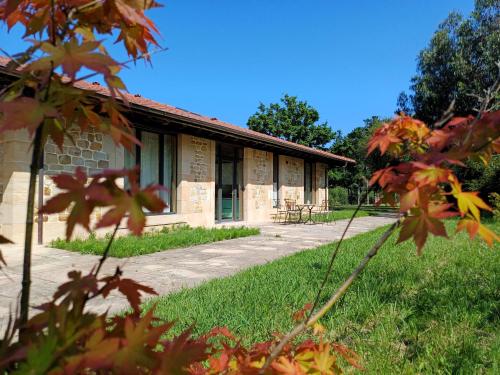 Dārzs, Villa Haritza in Bedarona