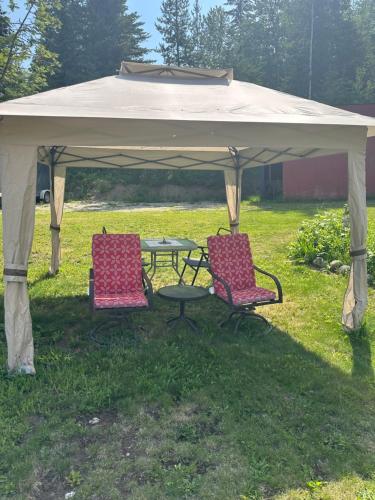 Cozy cabin in เคลียร์วอเตอร์ (BC)