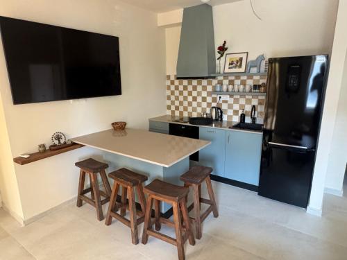 Private Patio Przno Steps to Beach 2 Bedroom 2 Parkings BBQ Villa Olive in Przno