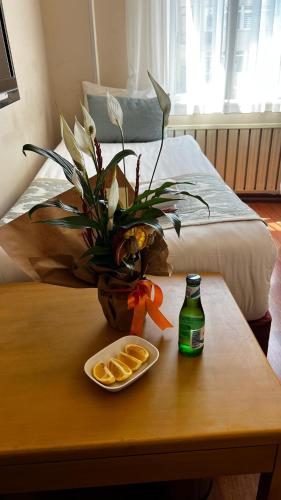 Single Room image 9