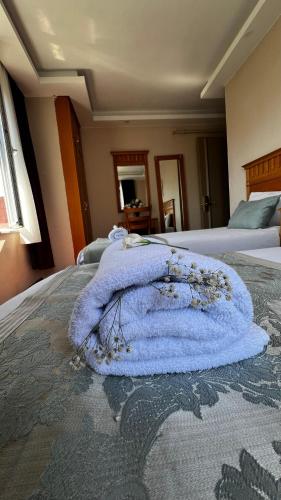 Twin Room image 6