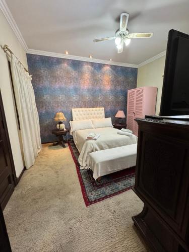 Deluxe Double Room image 5