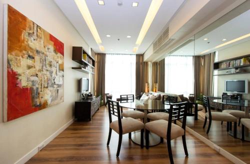 Elegant 2BR Apartment in Upscale Fort BGC Fast Wifi, Manila
