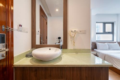 Double Room with Private Bathroom image 5